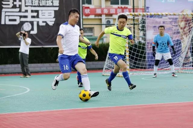贝尔谢巴工人客场2-0胜贝尔格莱德红星，顺利晋级